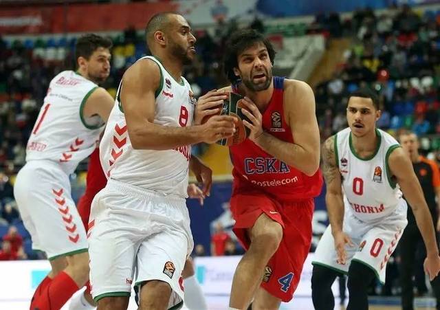 哈兰德数据：1次射门未能进球，贡献1次抢断3次解围（哈兰德表现：1射未中，完成1次抢断与3次解围）