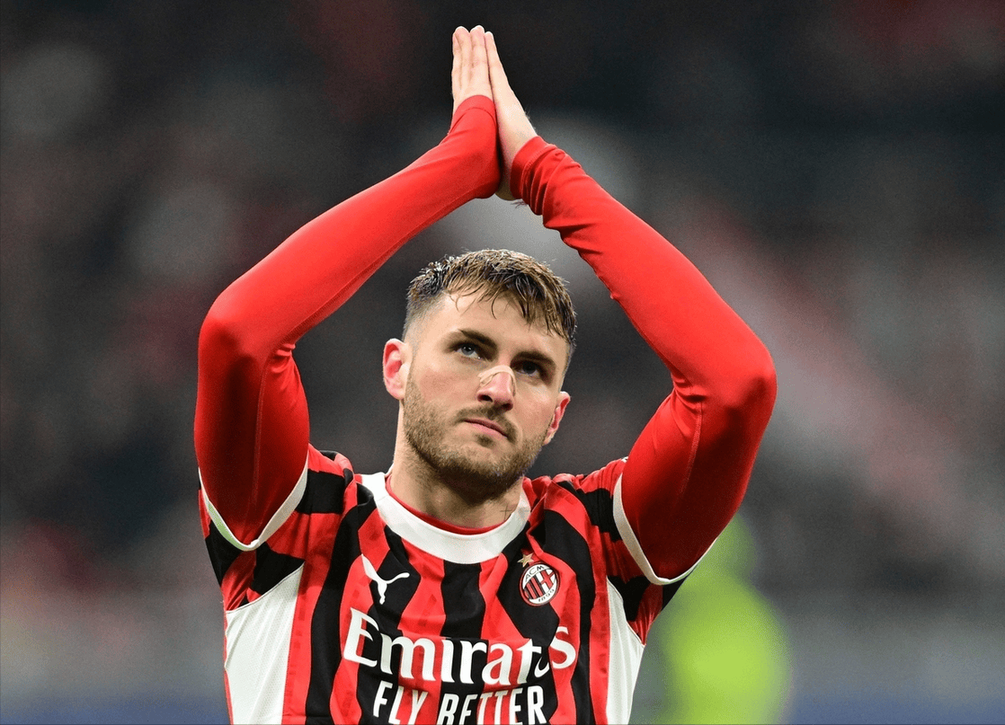 每体：拉菲尼亚没有经纪人也无意离开巴萨，他决心履行完合同（每体：拉菲尼亚无经纪人且无意转会，坚决在巴萨履行合同）