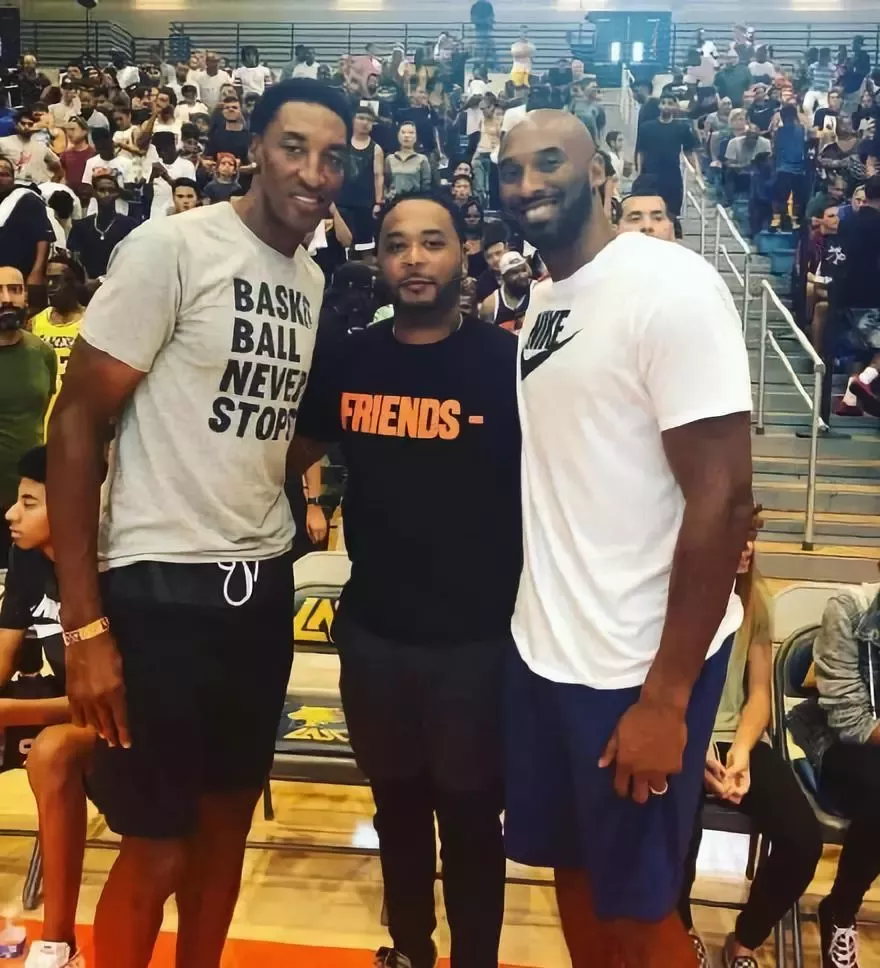 媒体人：李海新在联赛首轮就有严重误判；为长春亚泰感到不平（媒体人质疑李海新联赛揭幕战严重误判，为长春亚泰鸣不平）