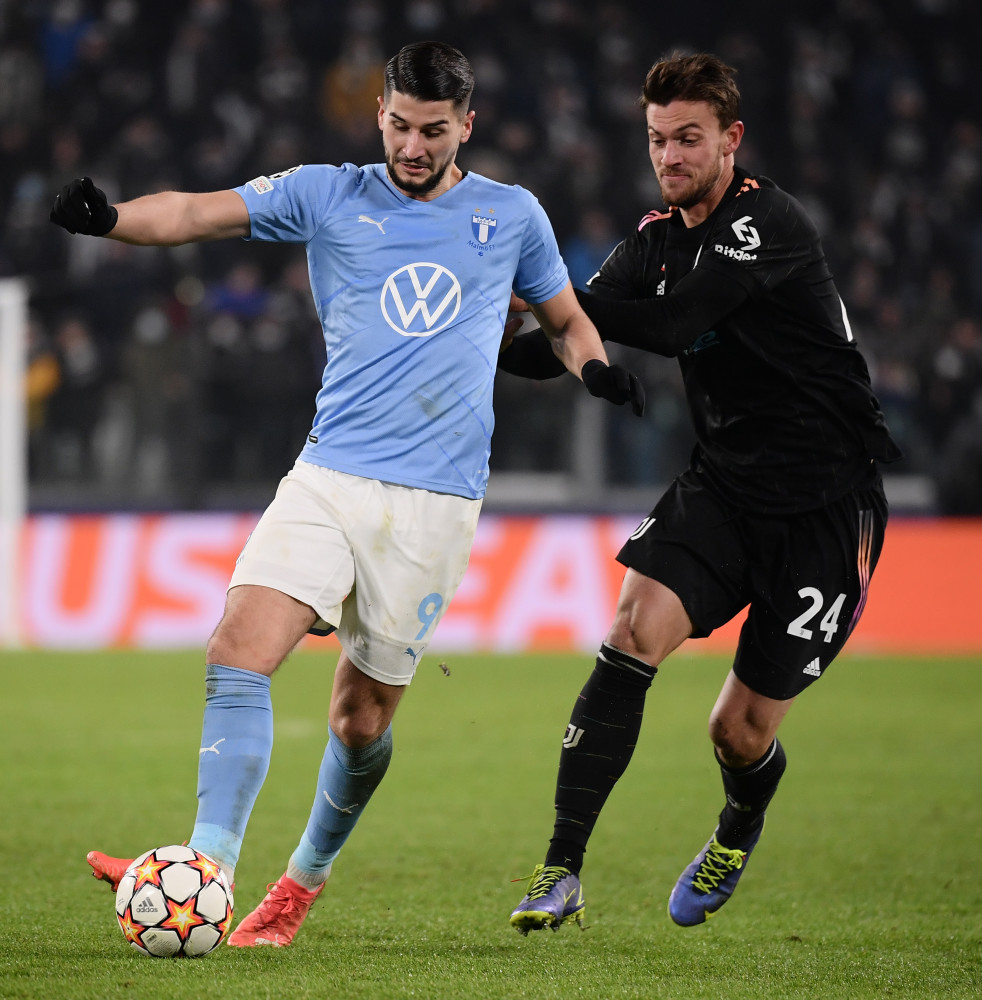 场上出现针对他的横幅，瓦格纳：成绩不理想球迷不满很正常（看台现针对横幅，瓦格纳：战绩欠佳，球迷不满可以理解）