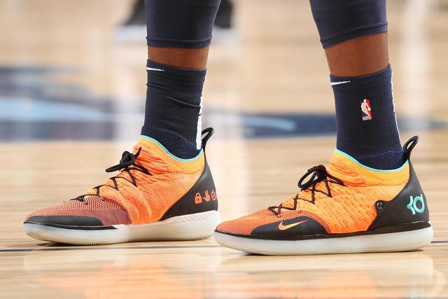 R.I.P.，佛罗伦萨小将理查德森的父亲、前NBA球星迈克尔-理查德森去世（前NBA球星迈克尔-理查德森去世，系佛罗伦萨小将理查德森之父）