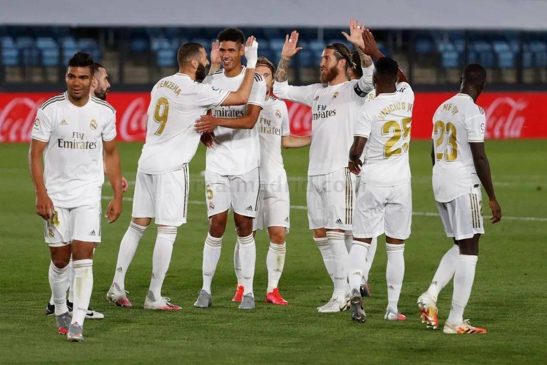 科瓦奇谈乔布红牌：做出决定就难免会犯错，失误的代价是丢分（科瓦奇谈乔布染红：决策难免出错，这次失误付出丢分代价）