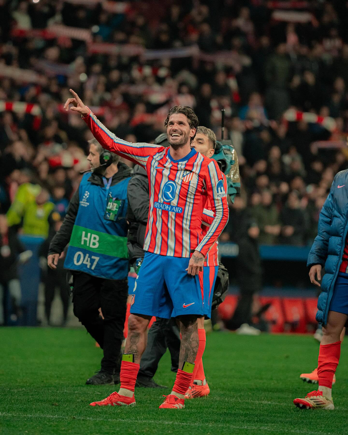 徐江评申花错失冠军：管理层决策有问题，领先时选择足协杯（徐江点评申花丢冠：管理层决策失误，领先期押宝足协杯）