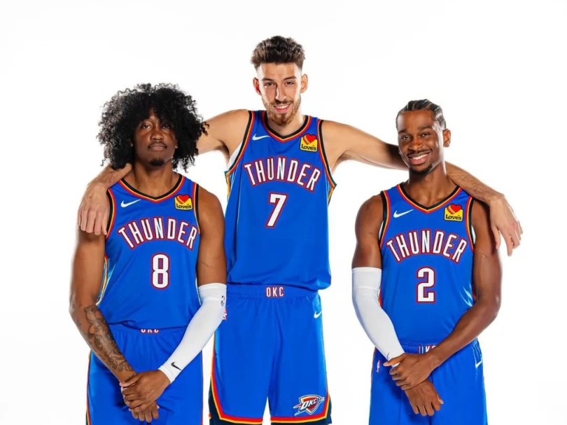 热刺官方：球员将在今天身穿中国香港特别印号球衣出战（热刺官宣：今日球员将穿着中国香港特别版印号球衣出战）