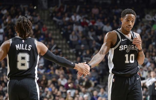 王楚钦WTT总决赛首日双赛（WTT总决赛首日，王楚钦连战两场）