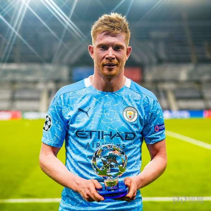 前锋连续三场进球，状态巅峰（前锋三战连斩，状态火热）