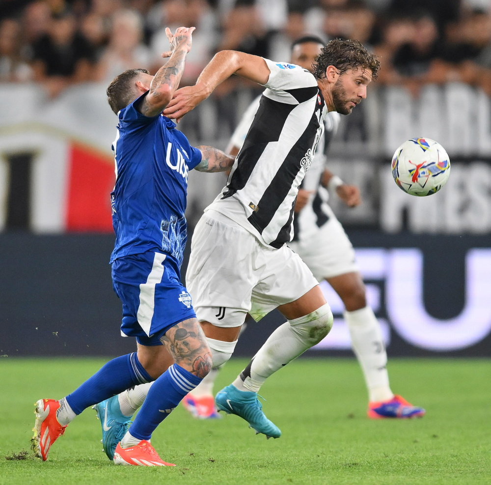 本赛季下半程的国安在成绩层面给了球迷们深刻的落差（赛季后半段国安的战绩让球迷感到强烈反差）