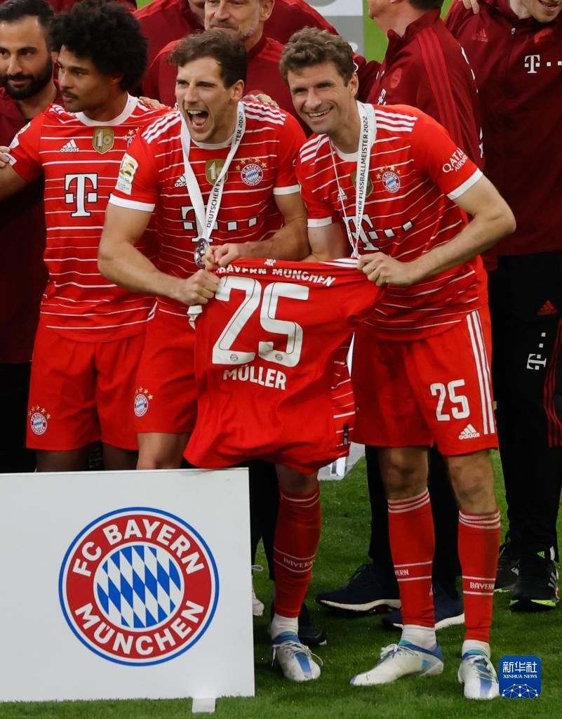 教练夸他“像黄金一样重要”（教练：他的重要性堪比黄金）